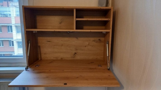 B�rszekr�ny, �r�asztalpolc