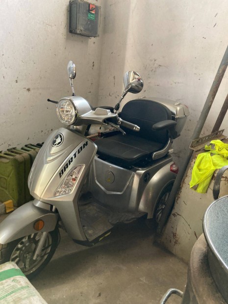 Barton TRES háromkerekű elektromos moped, rokkantkocsi,