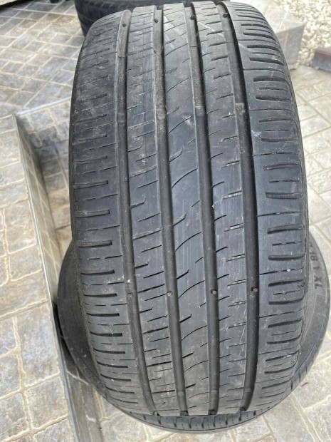 Barum 225/40R18