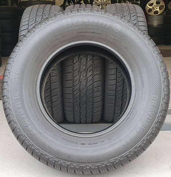 Barum Bravuris 4x4 245/70 R16 újszerű nyári gumi 4db