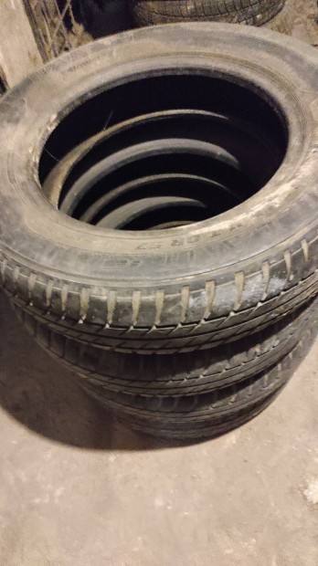 Barum Brillant nyári gumi 4 egyforma 165/70/R14