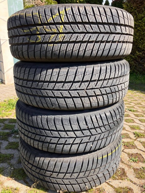 Barum Polaris 5 téli gumi garnitúra Ford lemezfelni 205/55 R16