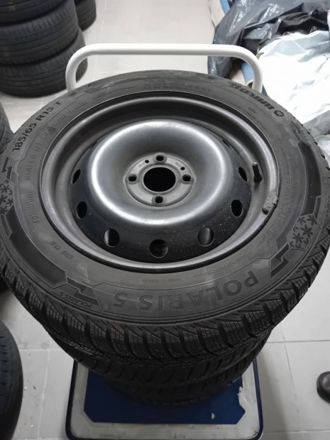 Barum Polaris 5 téligumi lemezfelnire szerelve eladó