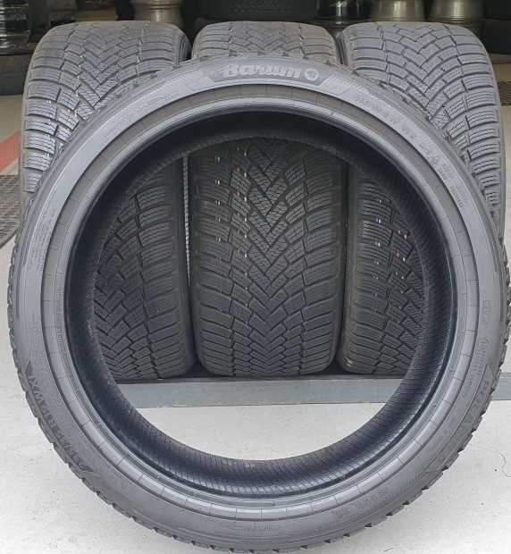 Barum Polaris 6 EV 235/35 R19 jszer tli gumi 4db 2024. /T107