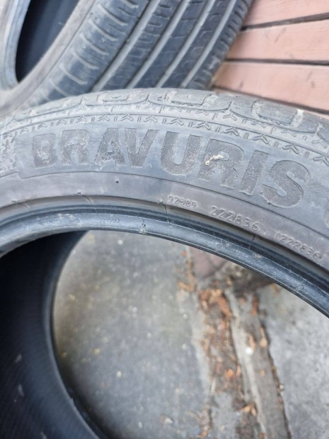Barum bravuris 215/45-17 3db eladó