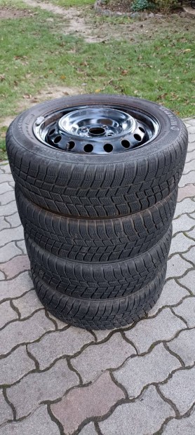 Barum polaris tligumi 185/60 R15 felnivel toyota yarisra