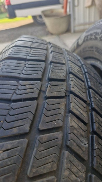 Barum tligumi 205/70/R15