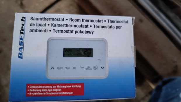 Basetech termosztt 