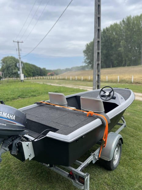 Bass Boat horgászcsónak