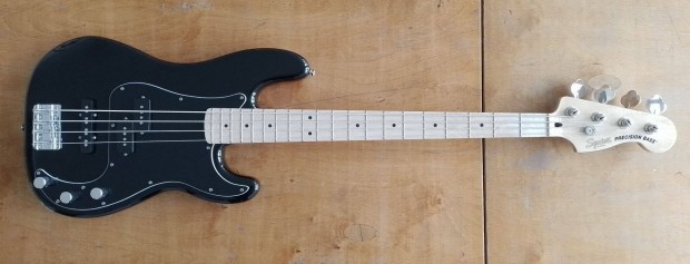 Basszusgitr - Squier Precision Black + Fender puhatok