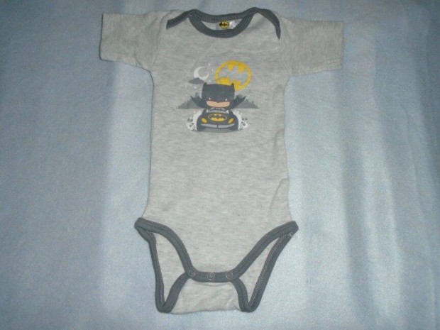 Batman mintás szürke rövid ujjú body 3-6 hó (méret 62 / 68)