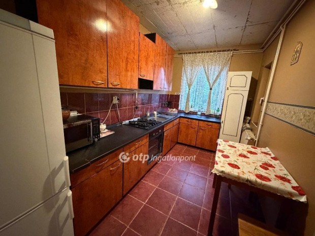 B�tonyterenyei 115 nm-es h�z elad�