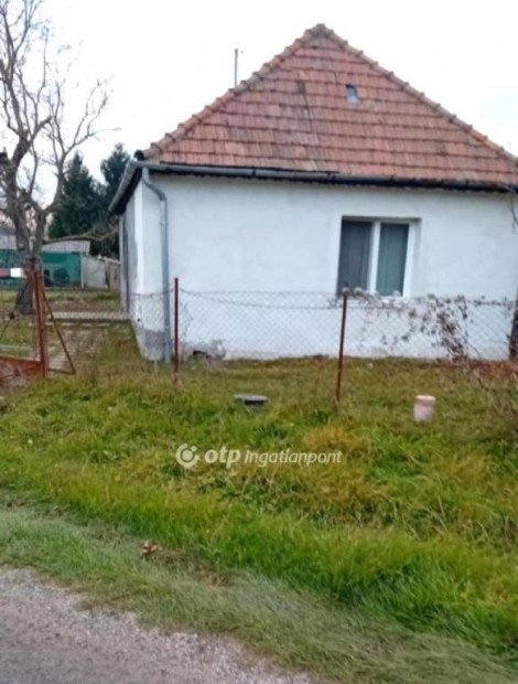 B�tonyterenyei elad� 41 nm-es h�z