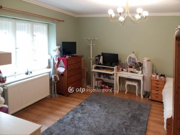 B�tori 51 nm-es h�z elad�