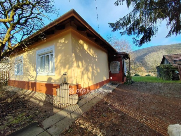 B�tori elad� 51 nm-es h�z