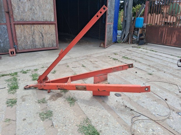 Bauer 2200 literes szippantóhoz vonóháromszög