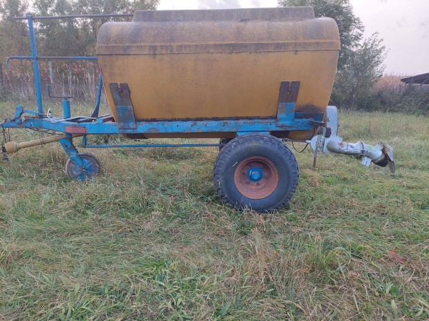 Bauer szippant�kocsi