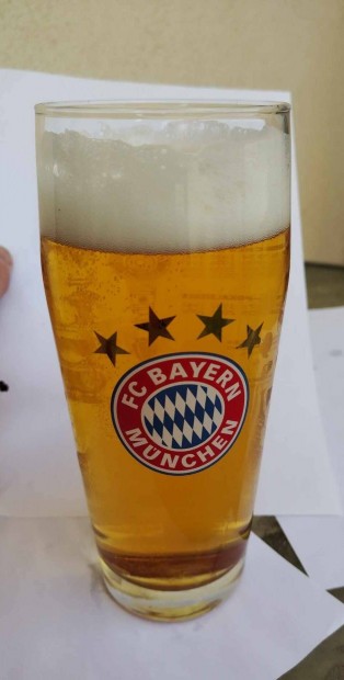 Bayern Mnchen 0,5 l-es pohr 4 csillaggal