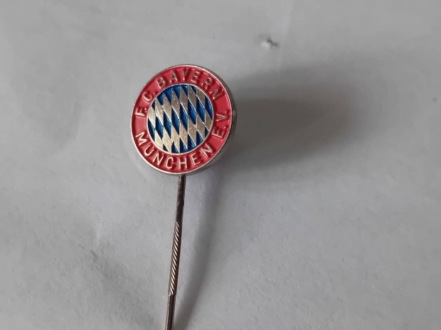 Bayern Mnchen ( jelzett ) Fociklub ( 424 ) ( nmet )
