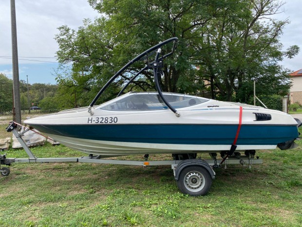 Bayliner Capri 3.0