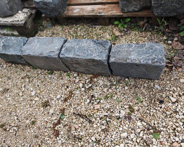 Bazalt kockak,kedvezmny nagy mret macskak 18x18 cm-es szeglyk