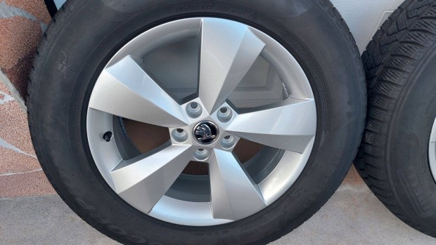 Bbb 1. Gy�ri , �j szer� Skoda Kodiaq-Karoq 17 alufelni ,t�li gumi