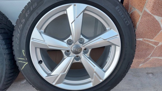 Bbb Eladó,3 Gyári, Audi A6 allroad 4K C8 18" alufelni téli gumik