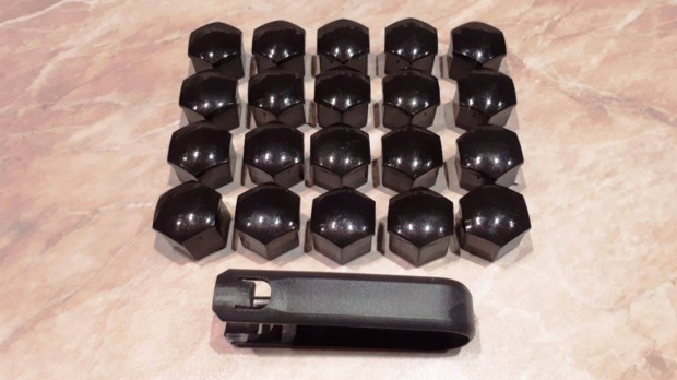 Bbb Elad,j ,17 es csavartakar kupak ,leszedvel fekete,szrke!