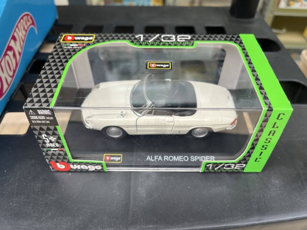 Bburago Alfa Romeo Spider fehr 1/32 j