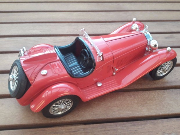 Bburago Burago Alfa Romeo 2300 Spider (1932) 1:18 modell