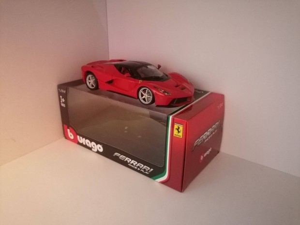 Bburago Ferrari Laferrari 1:24 modellaut