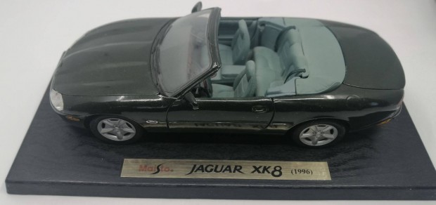 Bburago Jaguar Xk 8 1/18