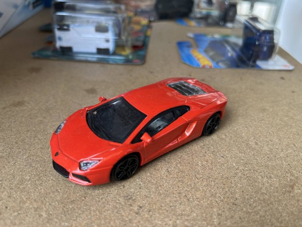 Bburago Lamborghini Aventador LP700-4 1/45