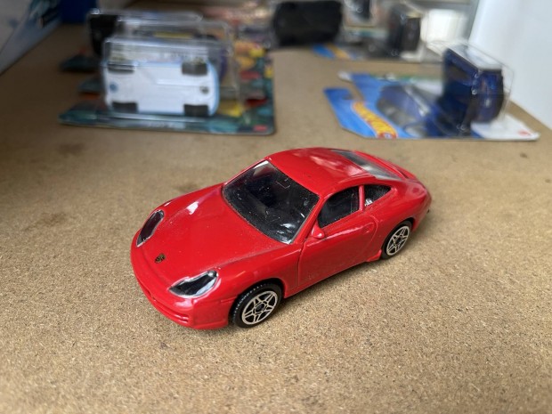 Bburago Porsche 911 Carrera piros 1/43