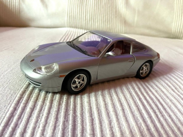 Bburago ezst Porshe 911 Carrera 1:24 makett, jtkaut