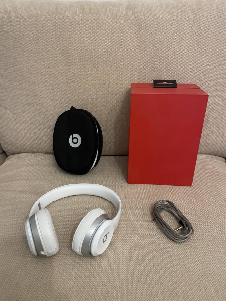 Beats Solo 2 vezetkes fej hallgat 