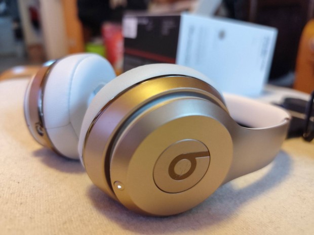 Beats solo 3 GOLD elad, hasznlt llapotban, j fllprnkkal