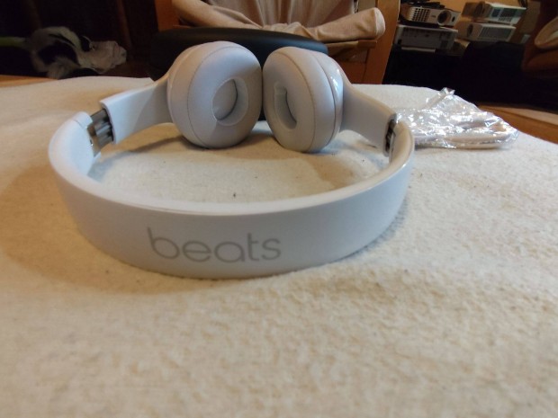 Beats solo 3 White elad, hasznlt llapotban, j fllprnkkal