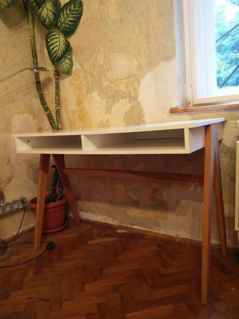 Beautiful designer desk / gynyr designer rasztal