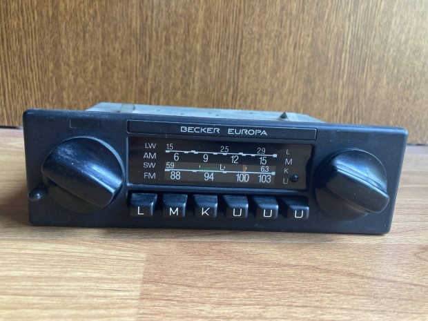Becker Europa 460 autórádió