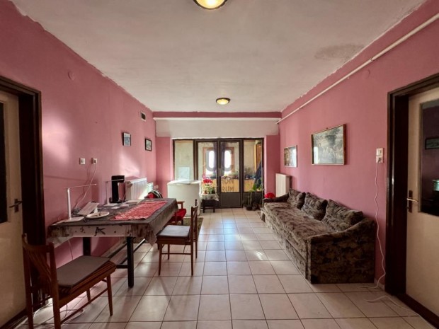 Becsehelyi 91 nm-es h�z elad�