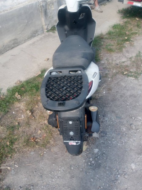 Beeline olasz 50 CCM robog 