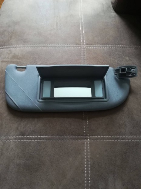 Beépített lámpás tükrös napellenző Daihatsuhoz