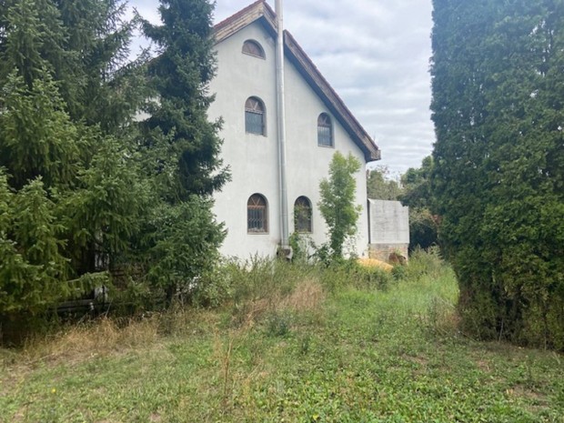 Befektet�k - v�llalkoz�k figyelm�be aj�nlom 15597 nm birtok!