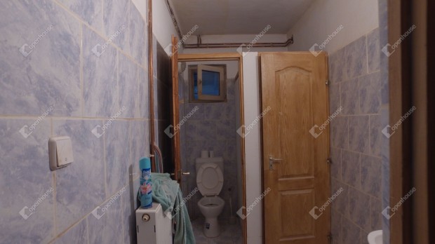 Befektet�k �s V�llalkoz�k Figyelem! Monoron ipari ter�let elad�.