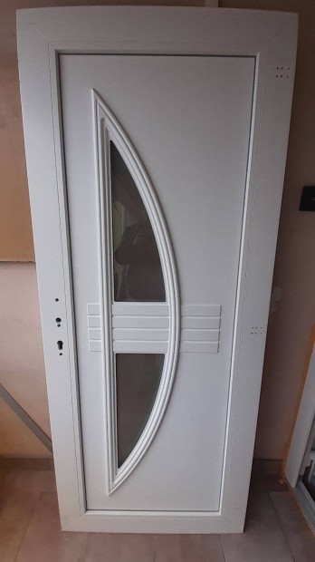 Befelé nyíló 36 mm-es savmart üveges panelos bejárati ajtó (Csak Ajtó)