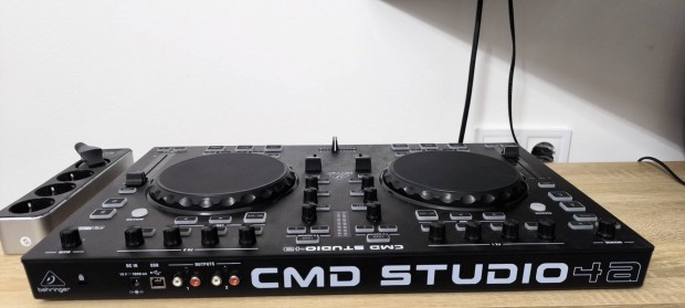 Behringer CMD Stdi 4a