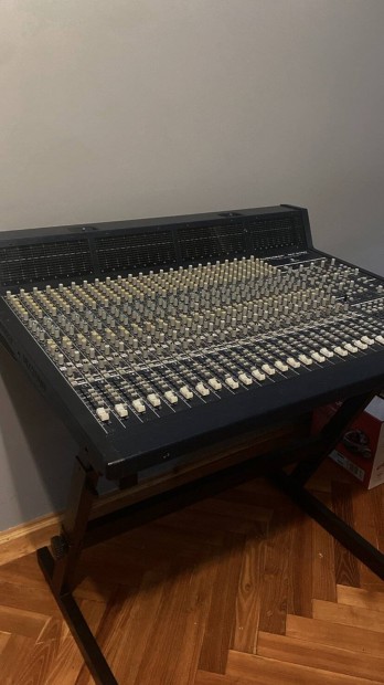 Behringer Eurodesk MX 9000