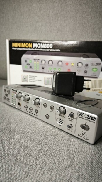 Behringer Minimon MON800 stereo Monitor Matrix Mixer Talkback mic