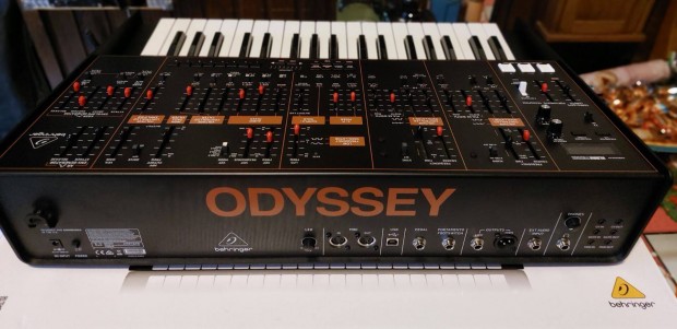 Behringer Odyssey duofon szintetiztor